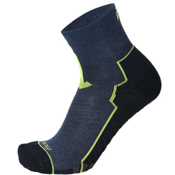 medium weight odor zero x static active travel ankle socks buen camino line